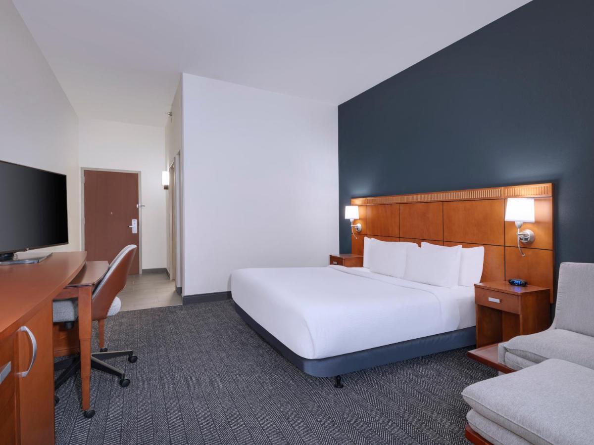Courtyard North / I-75 Fletcher