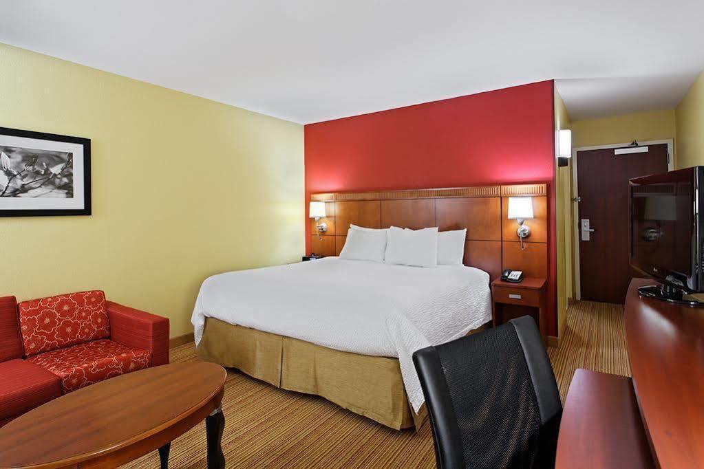 Courtyard North / I-75 Fletcher 3* Tampa