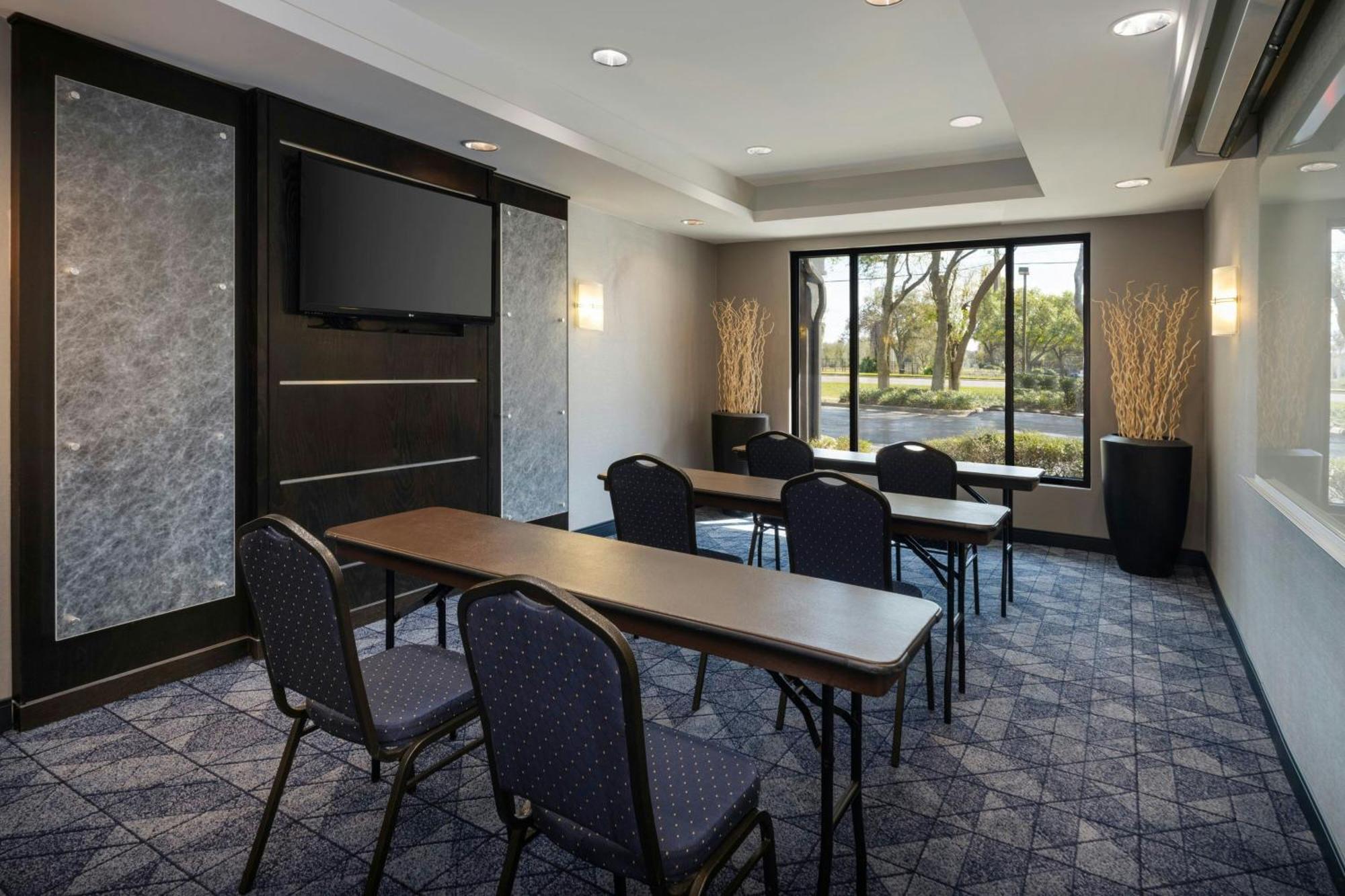 Hotel Courtyard North / I-75 Fletcher 3*