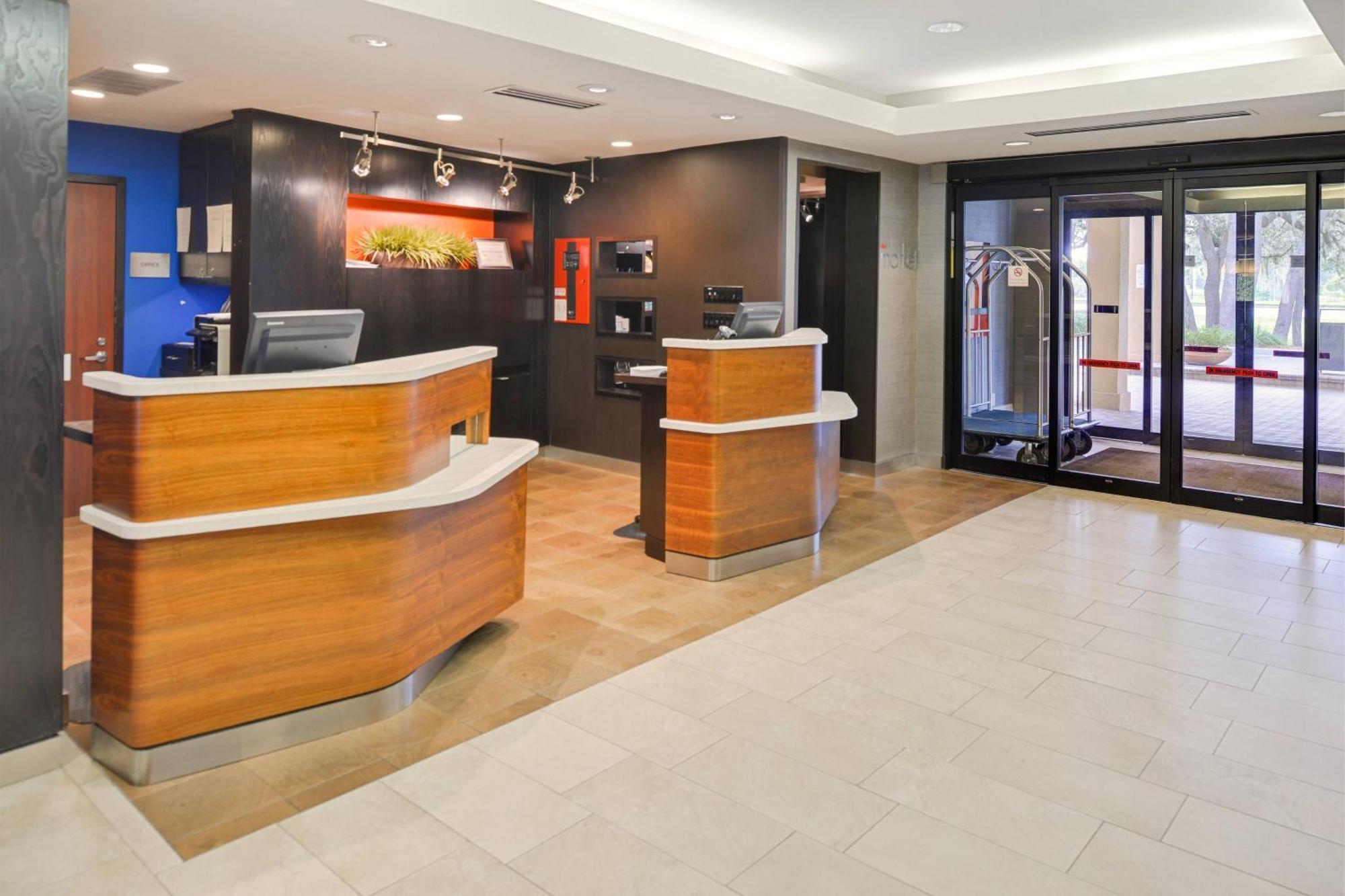 Courtyard North / I-75 Fletcher Tampa